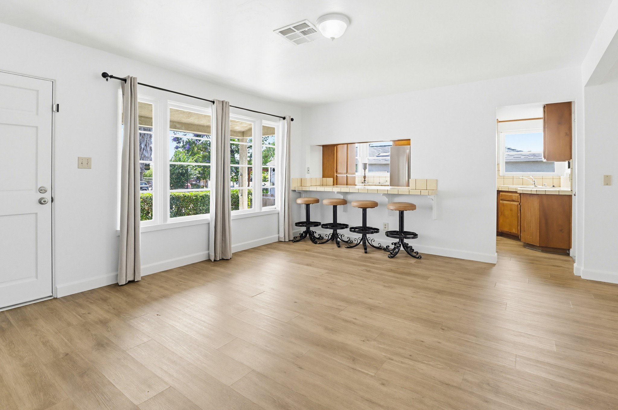 Virtual tour photo 13 of 51 for 8224 Mt Vernon St