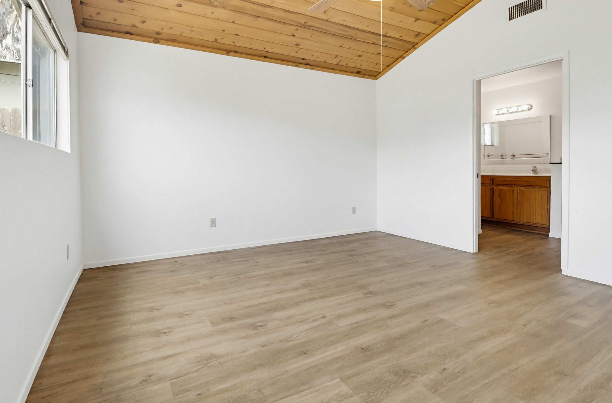 Virtual tour photo 22 of 51 for 8224 Mt Vernon St