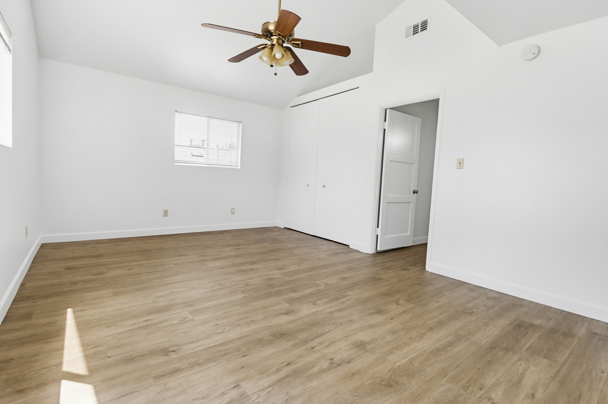 Virtual tour photo 31 of 51 for 8224 Mt Vernon St