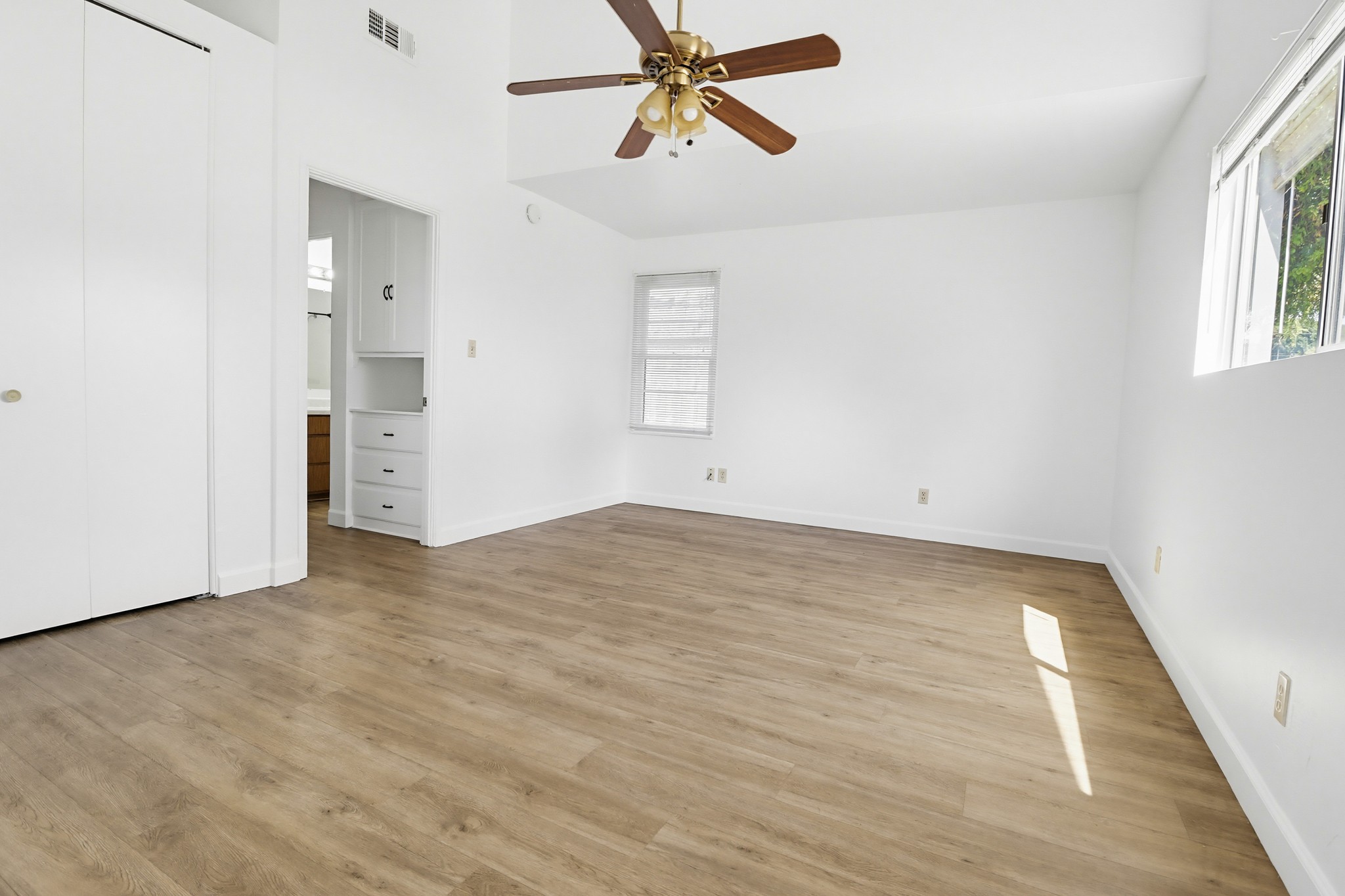 Virtual tour photo 32 of 51 for 8224 Mt Vernon St