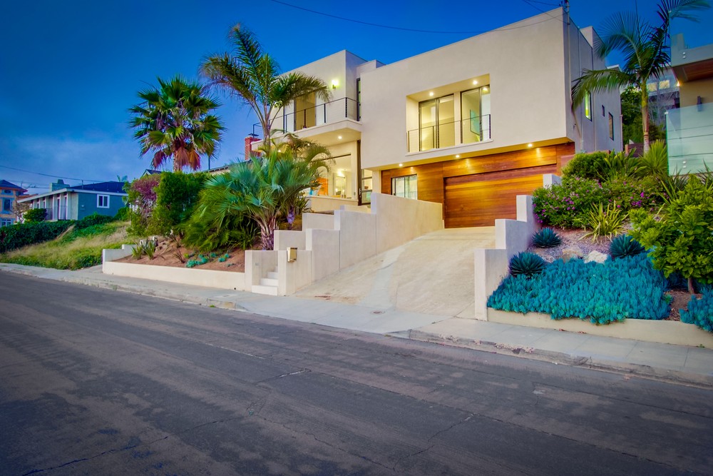 Virtual tour photo 3 of 102 for 823 Cornish Dr