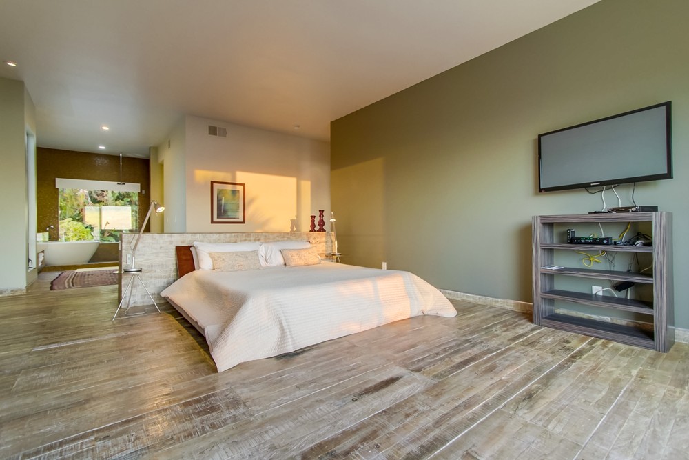 Virtual tour photo 39 of 102 for 823 Cornish Dr
