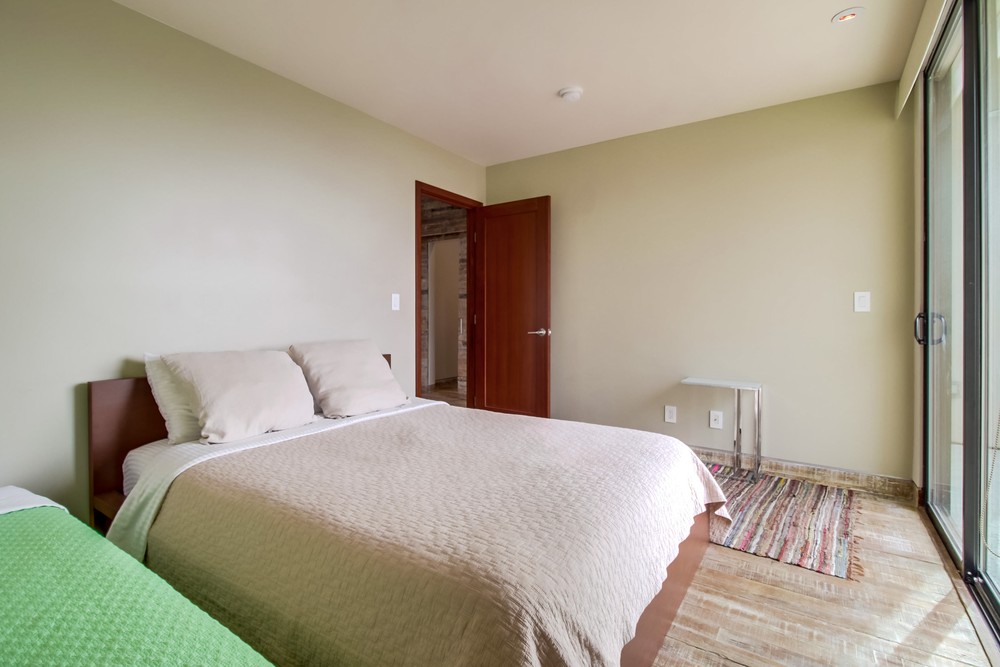 Virtual tour photo 52 of 58 for 823 Cornish Dr