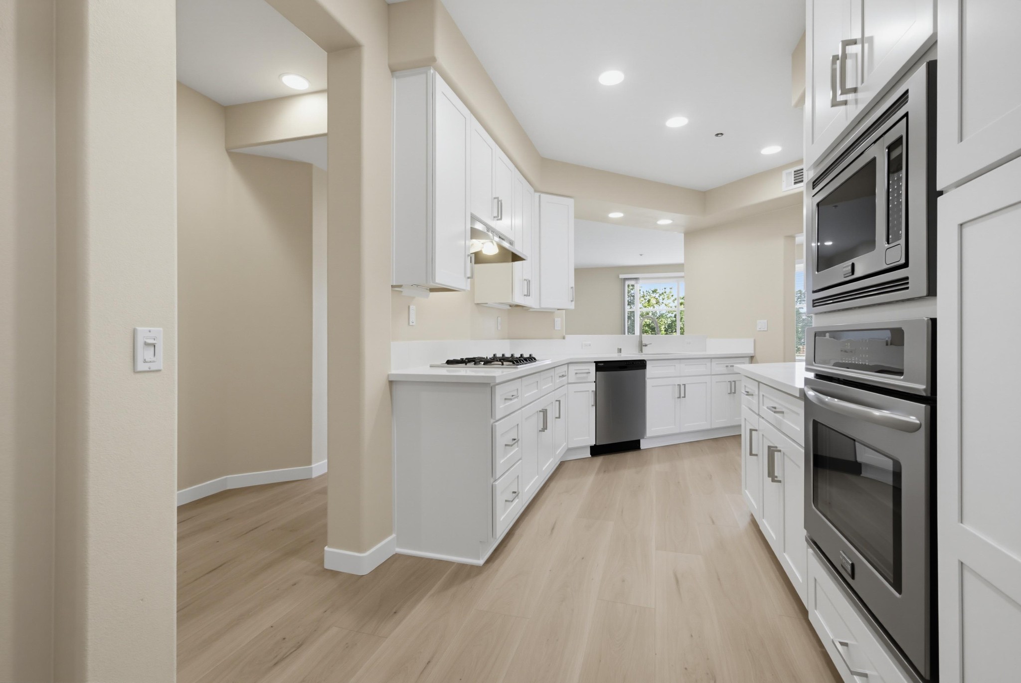 Virtual tour photo 6 of 50 for 823 Kalpati Cir Unit 201