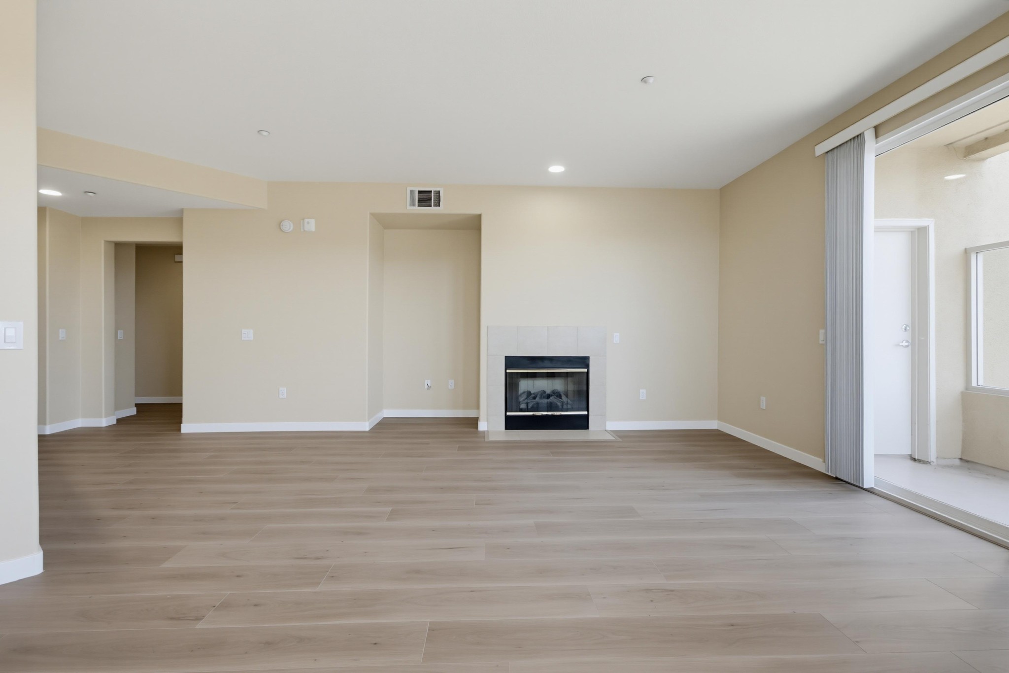 Virtual tour photo 14 of 50 for 823 Kalpati Cir Unit 201