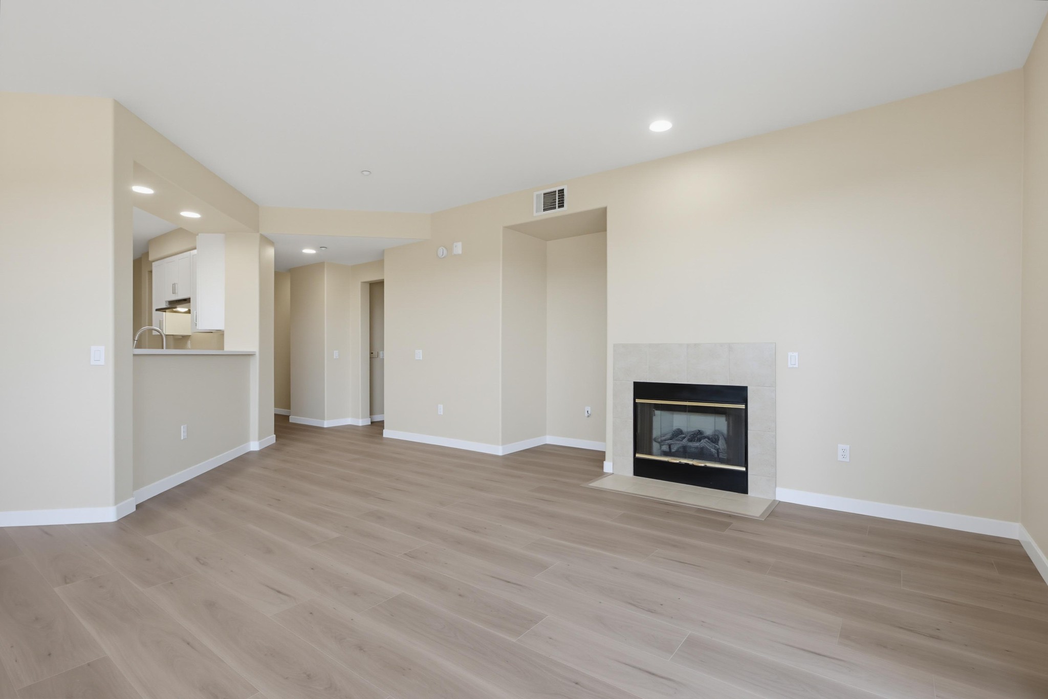 Virtual tour photo 17 of 50 for 823 Kalpati Cir Unit 201
