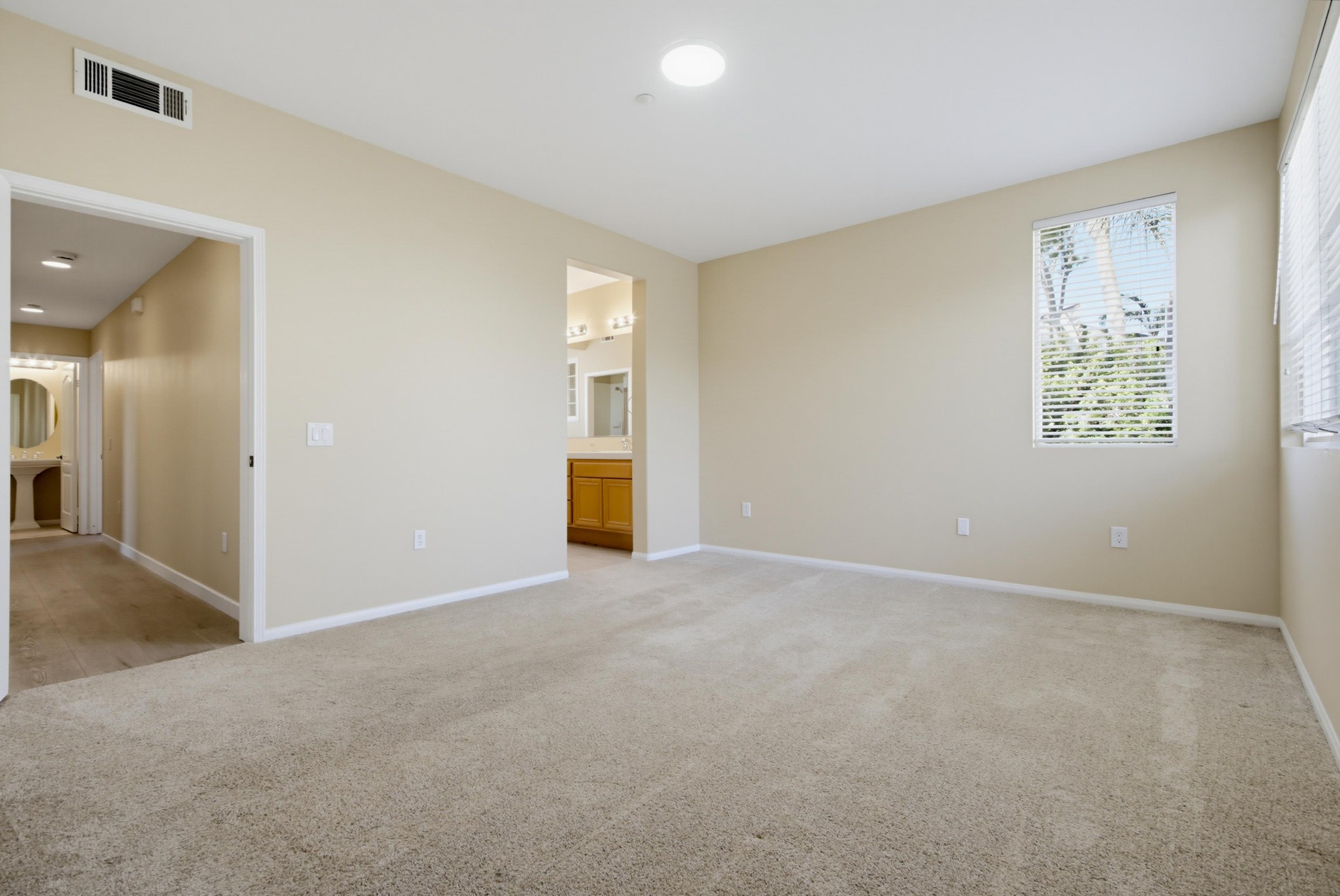 Virtual tour photo 31 of 50 for 823 Kalpati Cir Unit 201
