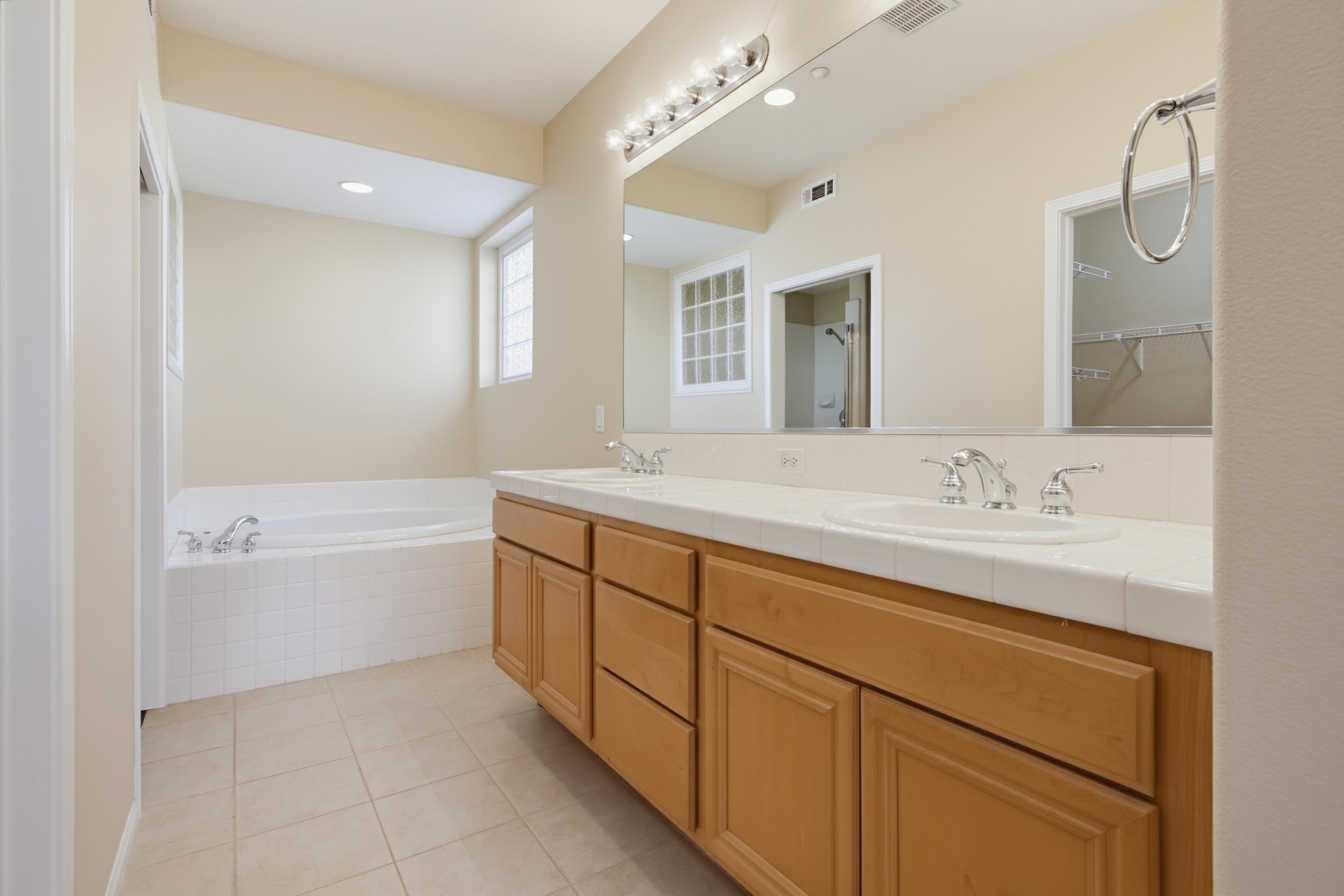 Virtual tour photo 32 of 50 for 823 Kalpati Cir Unit 201