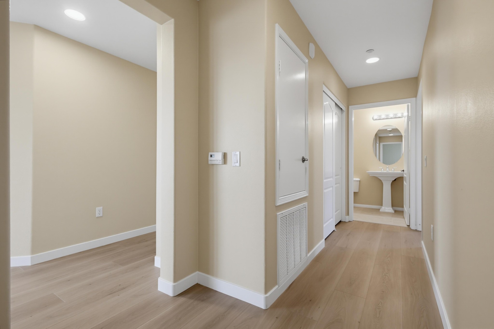 Virtual tour photo 37 of 50 for 823 Kalpati Cir Unit 201