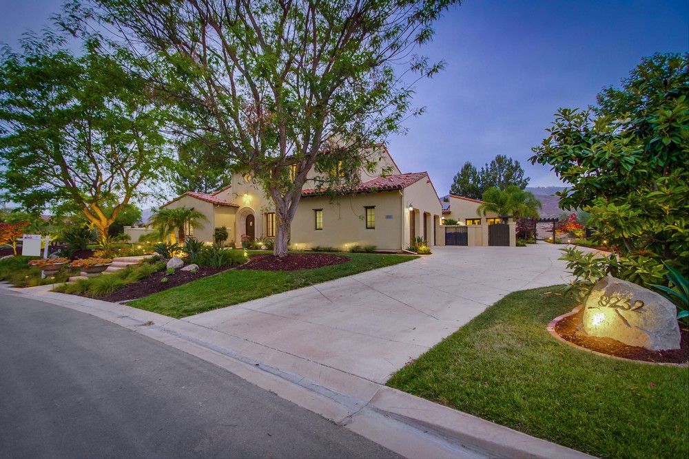 Virtual tour photo 6 of 170 for 8232 The Landing Way