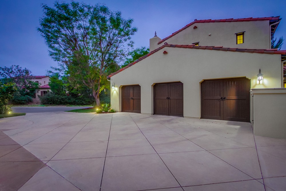 Virtual tour photo 11 of 170 for 8232 The Landing Way