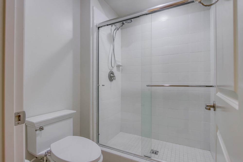 Virtual tour photo 93 of 170 for 8232 The Landing Way