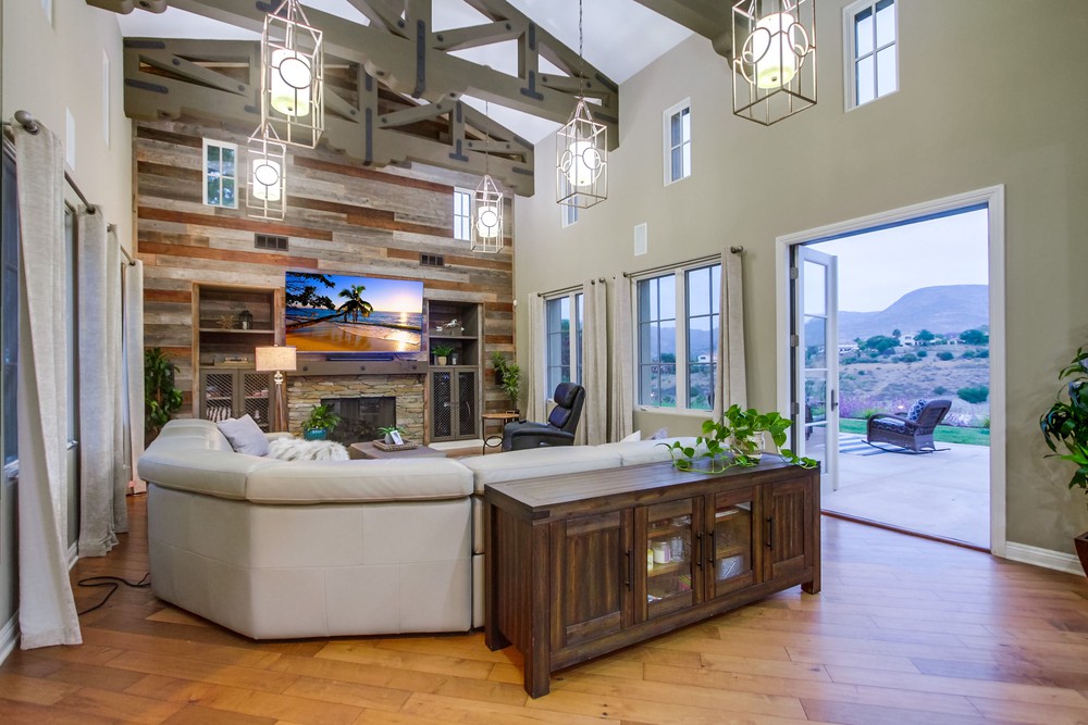 Virtual tour photo 39 of 170 for 8232 The Landing Way