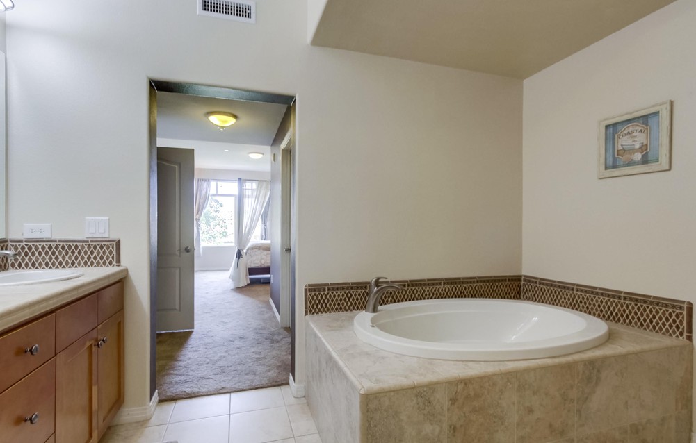 Virtual tour photo 26 of 37 for 8233 Station Village Ln #2415