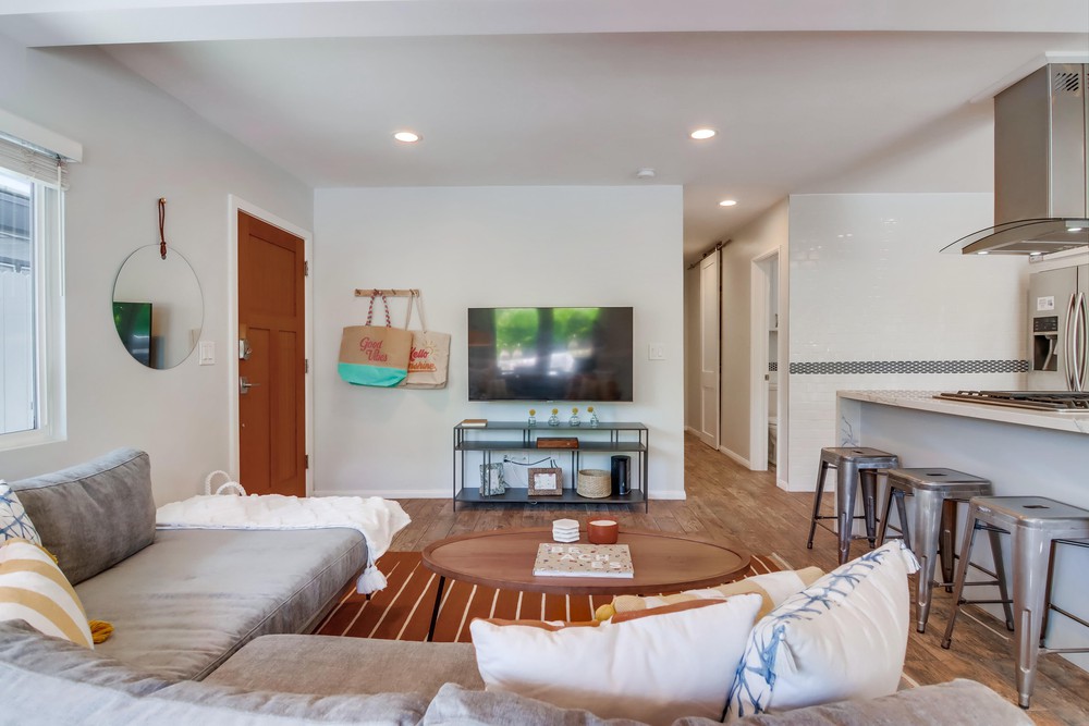 Virtual tour photo 9 of 53 for 824 Anacapa Ct