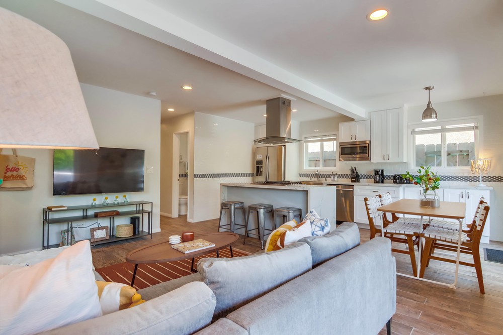 Virtual tour photo 10 of 53 for 824 Anacapa Ct