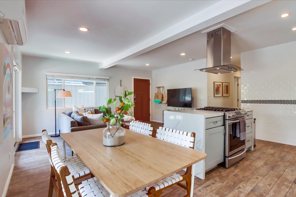 Virtual tour photo 14 of 53 for 824 Anacapa Ct