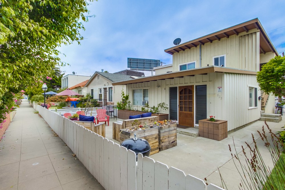 Virtual tour photo 1 of 41 for 825 Island Ct