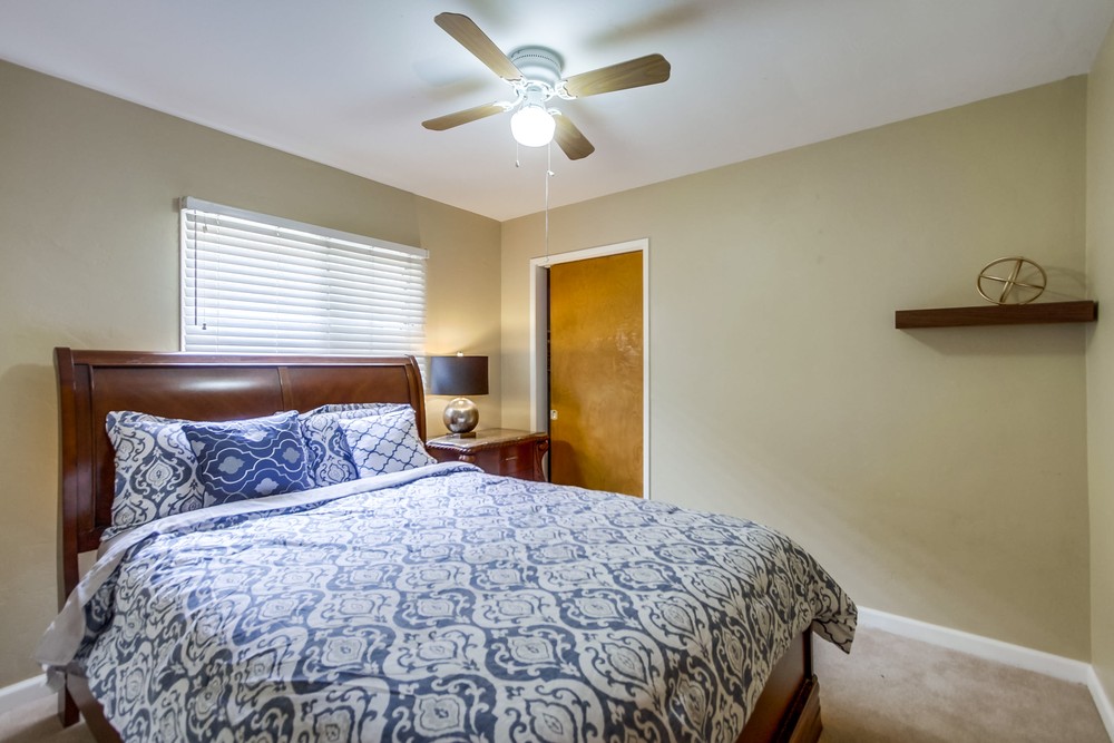 Virtual tour photo 25 of 41 for 825 Island Ct
