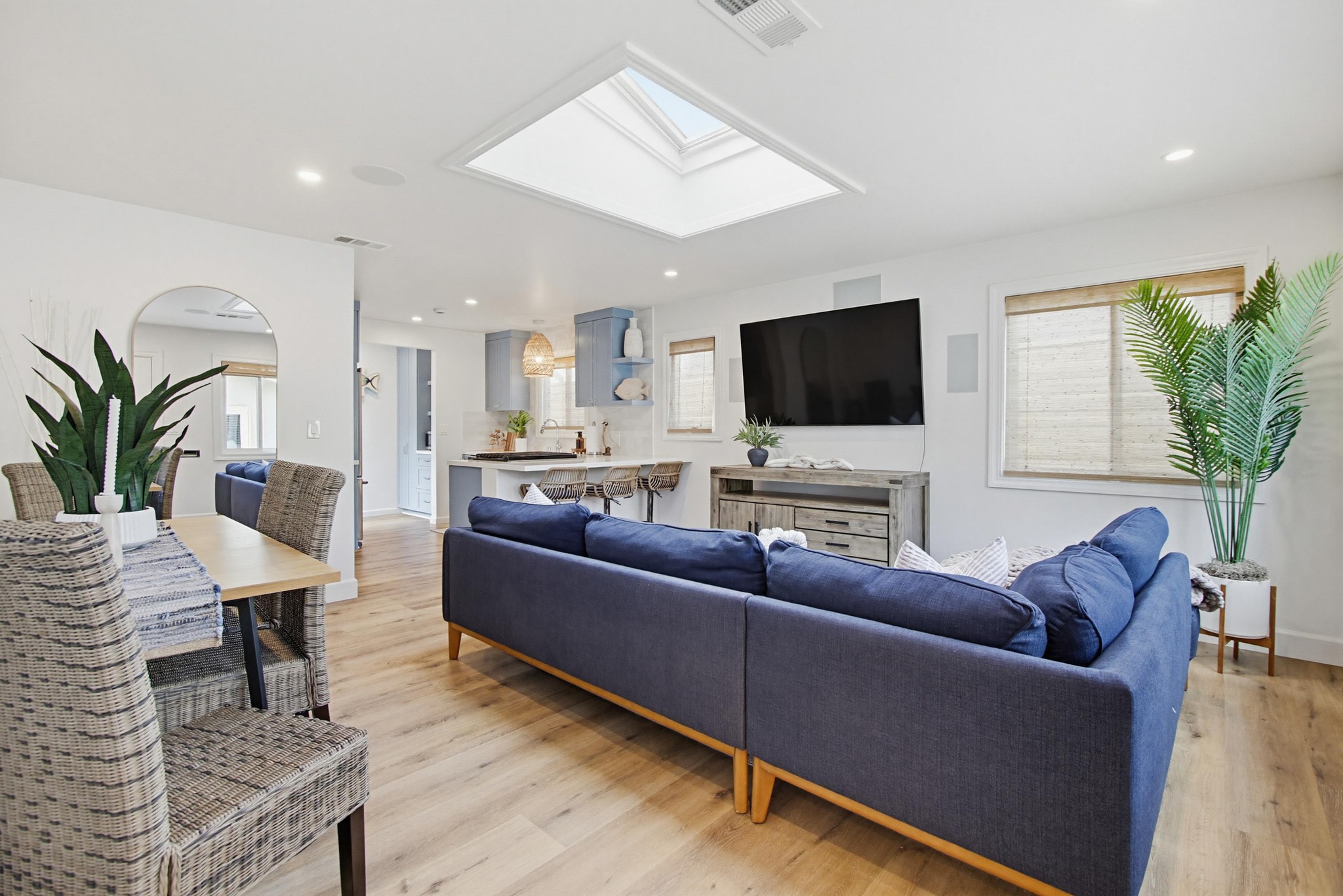 Virtual tour photo 5 of 50 for 825 Rockaway Ct