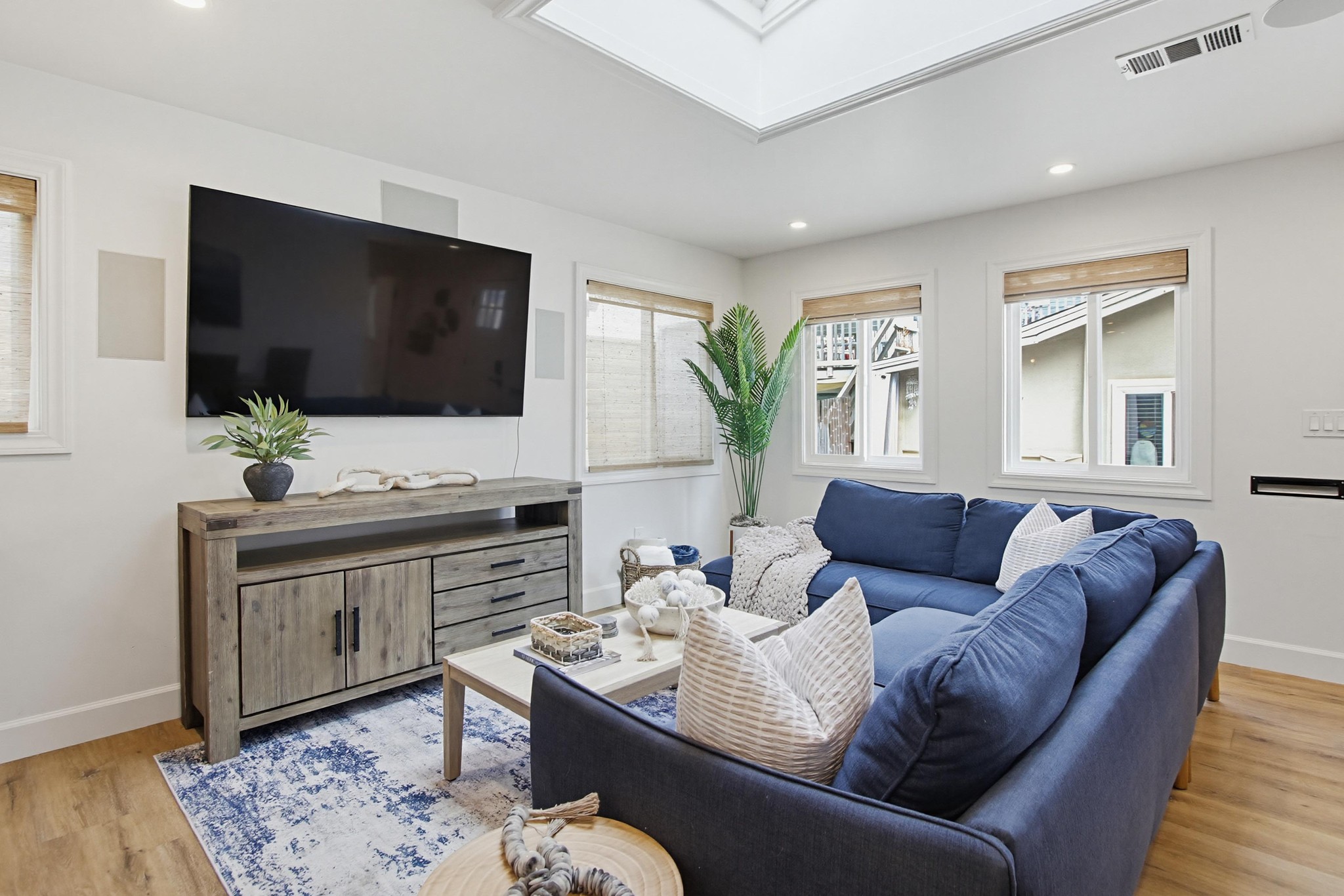 Virtual tour photo 6 of 50 for 825 Rockaway Ct
