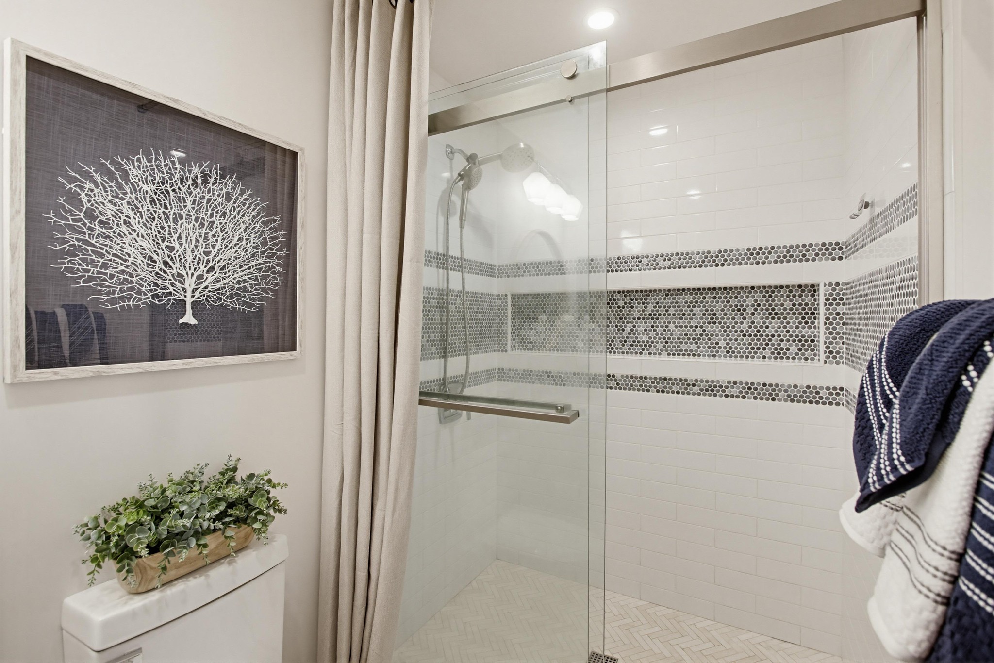 Virtual tour photo 23 of 50 for 825 Rockaway Ct