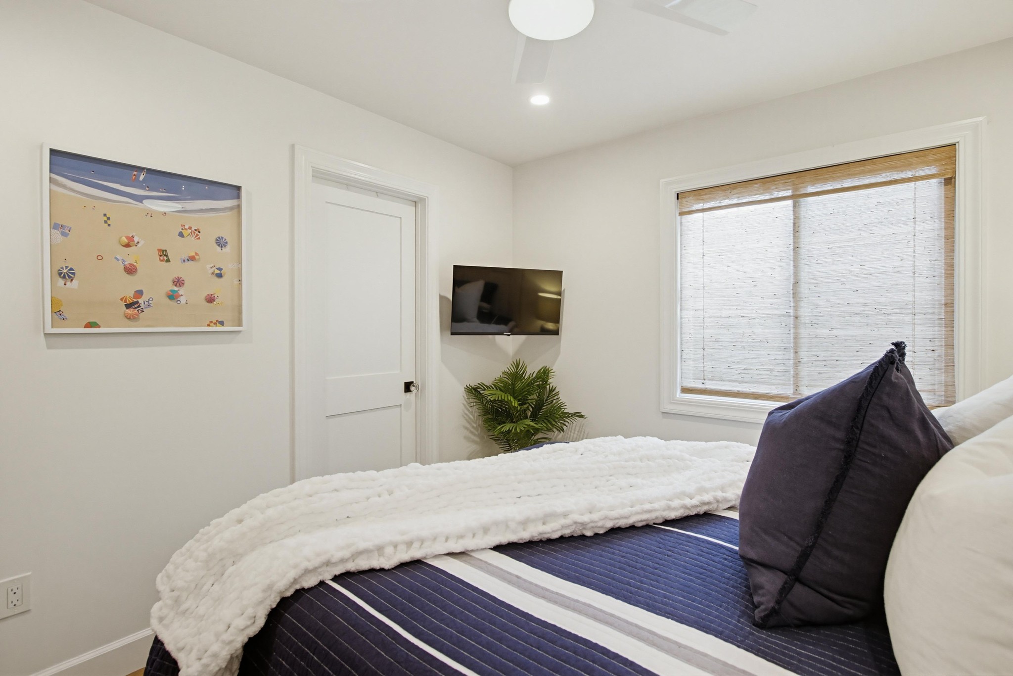 Virtual tour photo 25 of 50 for 825 Rockaway Ct