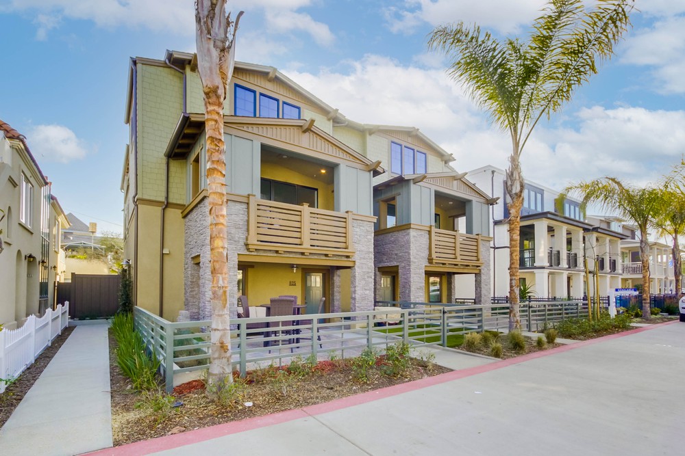 Virtual tour photo 4 of 57 for 825 Santa Barbara Pl