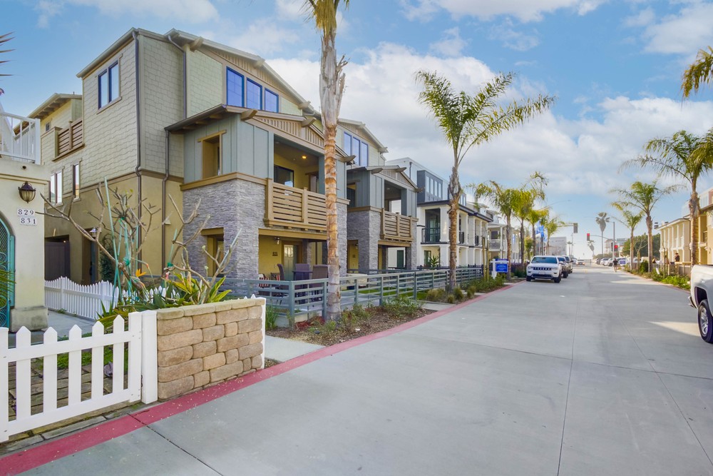 Virtual tour photo 5 of 57 for 825 Santa Barbara Pl