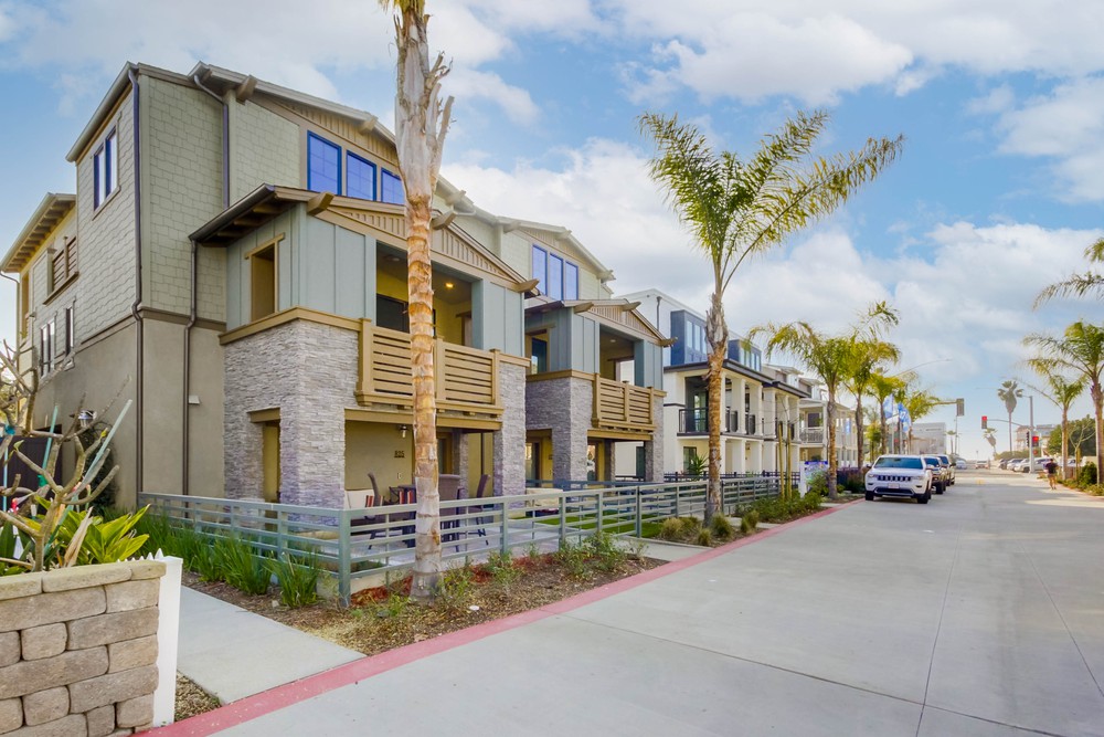 Virtual tour photo 6 of 57 for 825 Santa Barbara Pl