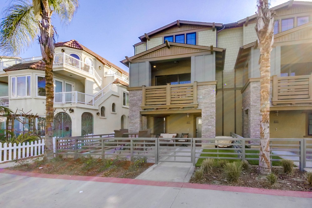 Virtual tour photo 7 of 57 for 825 Santa Barbara Pl