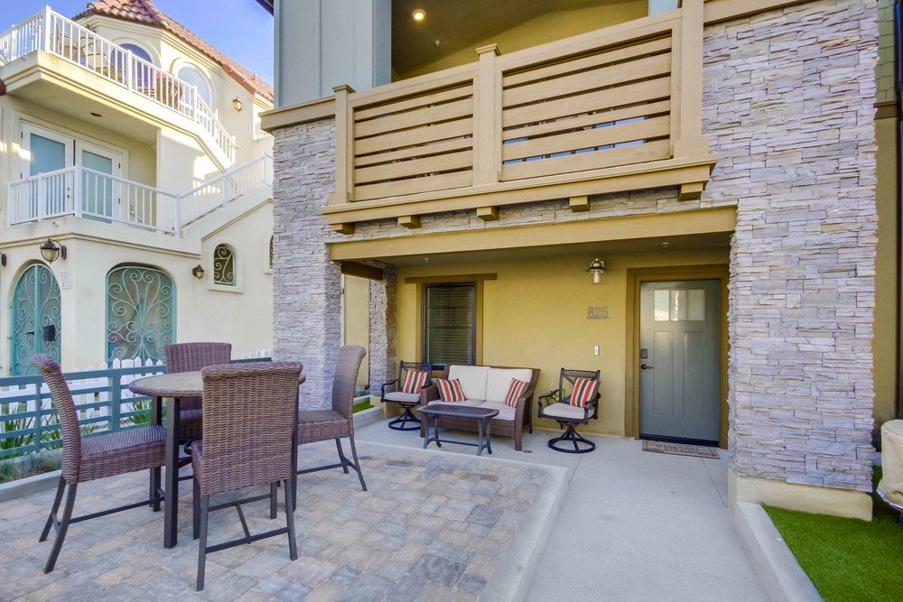 Virtual tour photo 8 of 57 for 825 Santa Barbara Pl