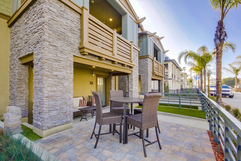 Virtual tour photo 10 of 57 for 825 Santa Barbara Pl
