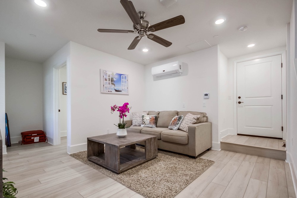 Virtual tour photo 11 of 57 for 825 Santa Barbara Pl