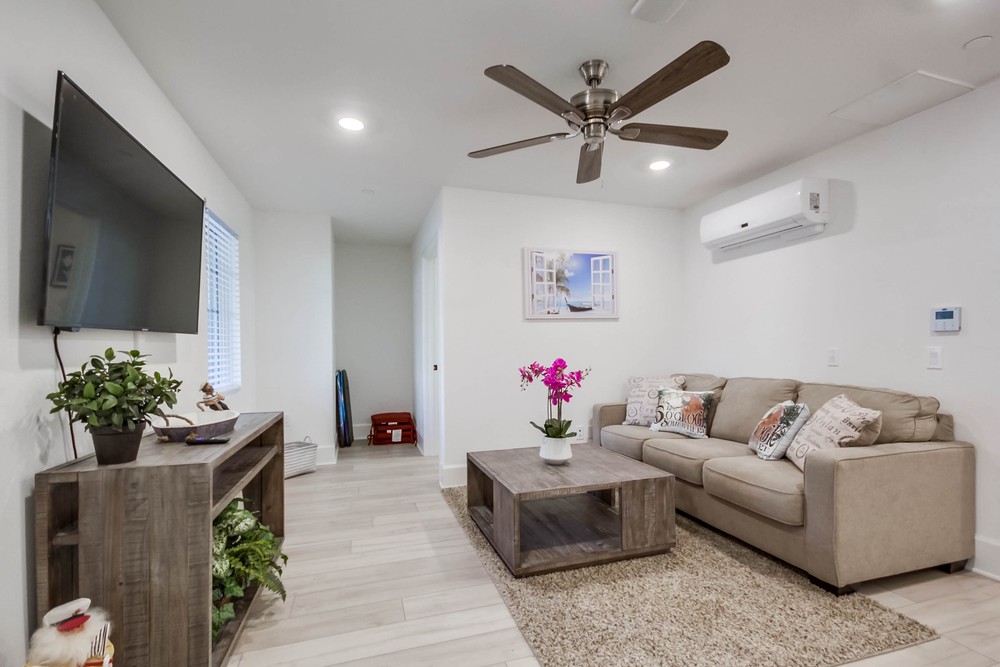 Virtual tour photo 12 of 57 for 825 Santa Barbara Pl