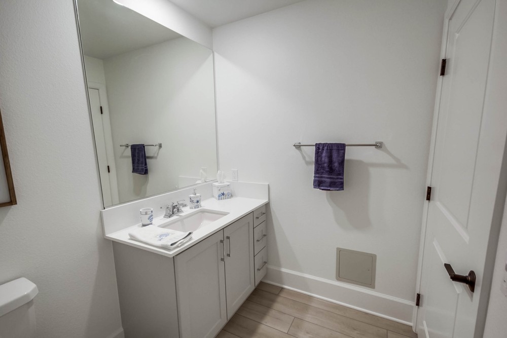 Virtual tour photo 17 of 57 for 825 Santa Barbara Pl