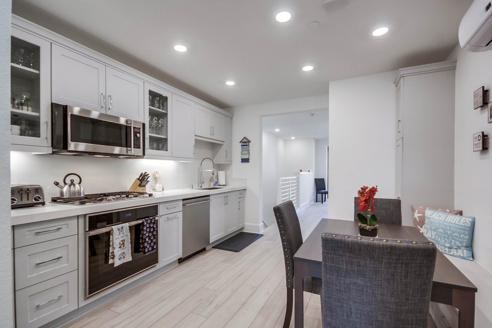 Virtual tour photo 28 of 57 for 825 Santa Barbara Pl