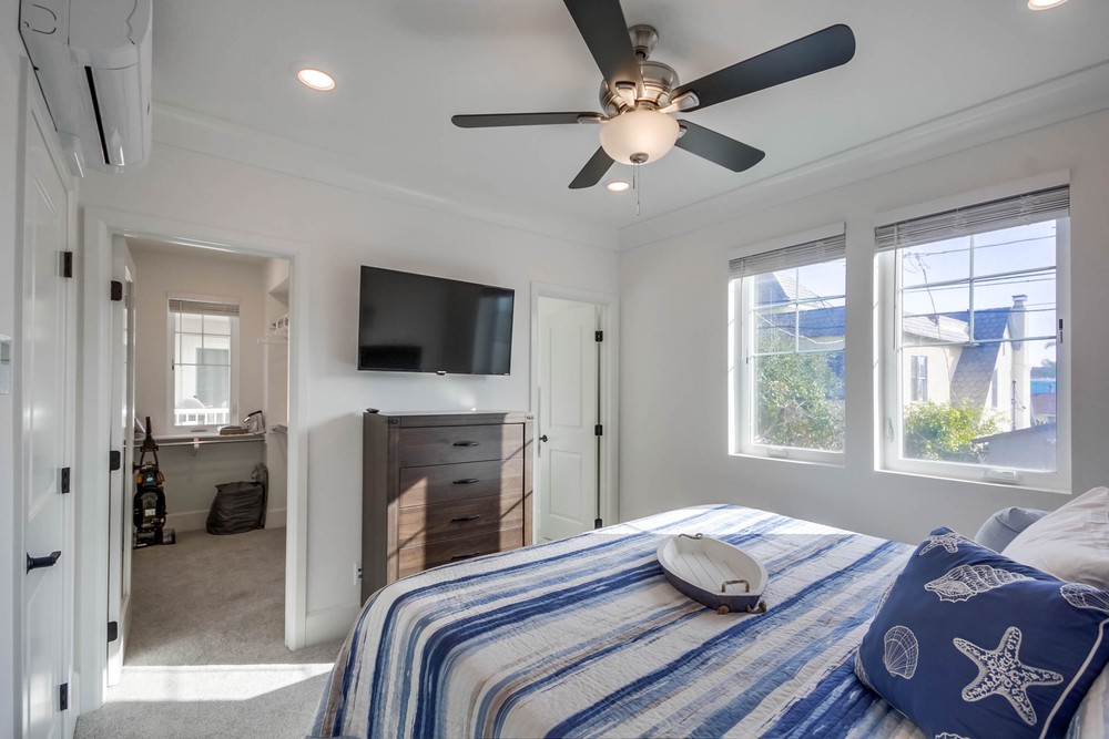 Virtual tour photo 33 of 57 for 825 Santa Barbara Pl