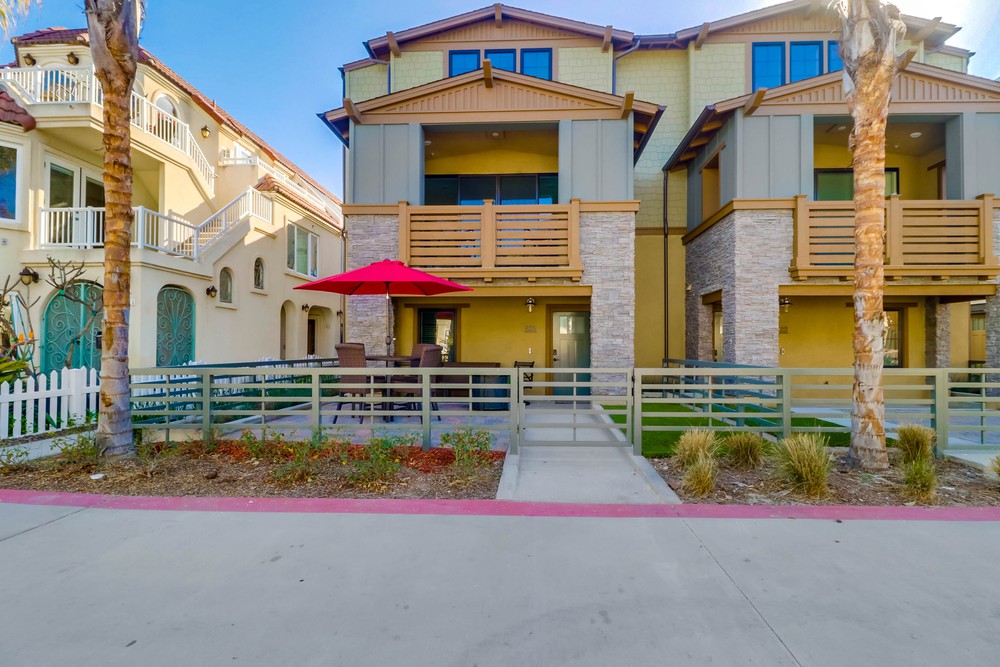 Virtual tour photo 53 of 57 for 825 Santa Barbara Pl