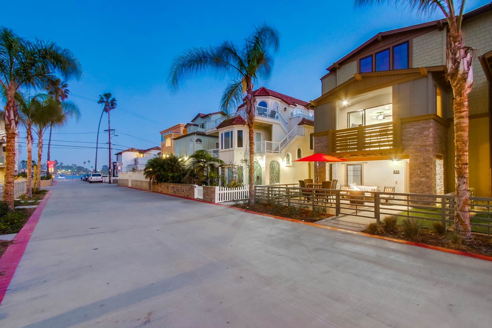 Virtual tour photo 1 of 64 for 825 Santa Barbara Pl