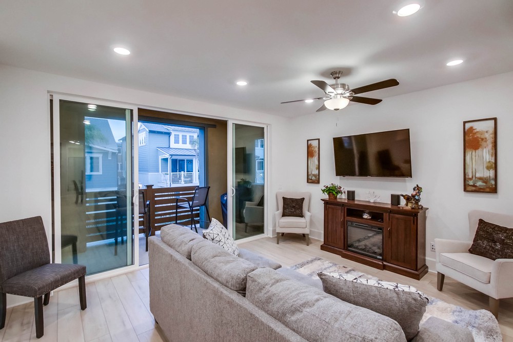 Virtual tour photo 17 of 64 for 825 Santa Barbara Pl