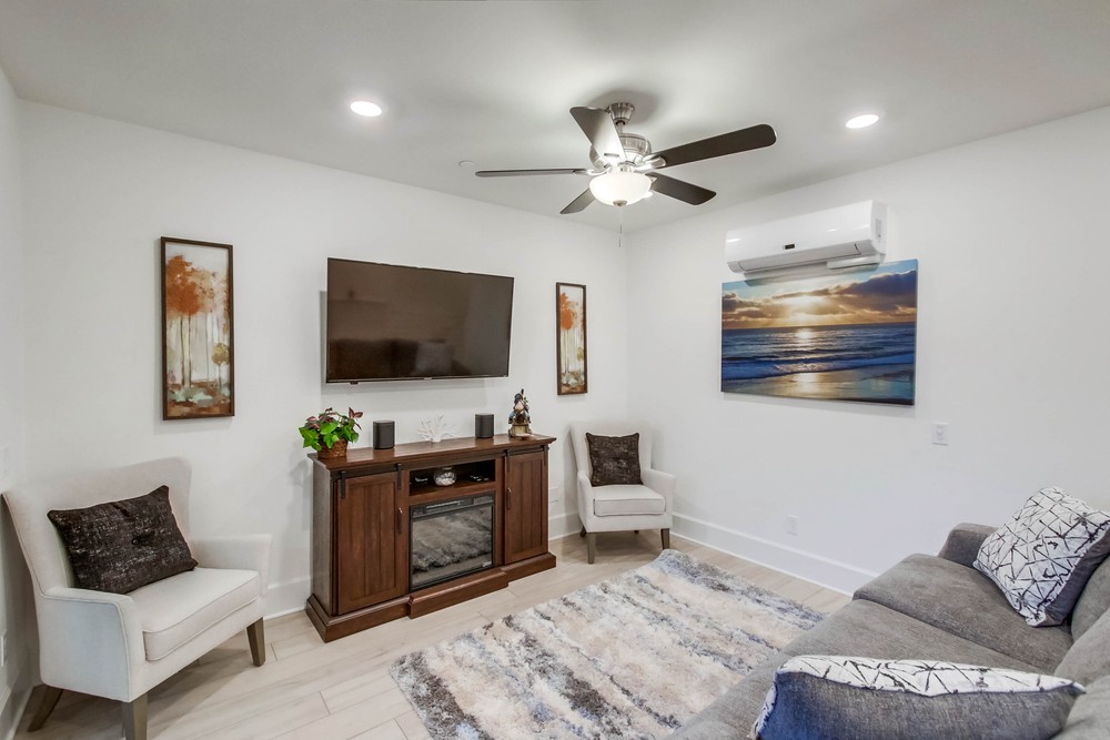 Virtual tour photo 19 of 64 for 825 Santa Barbara Pl