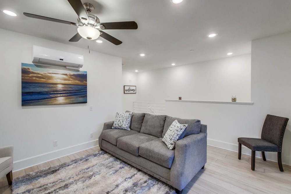 Virtual tour photo 20 of 64 for 825 Santa Barbara Pl