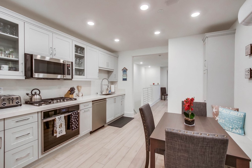 Virtual tour photo 26 of 64 for 825 Santa Barbara Pl
