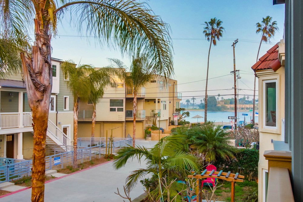 Virtual tour photo 46 of 64 for 825 Santa Barbara Pl