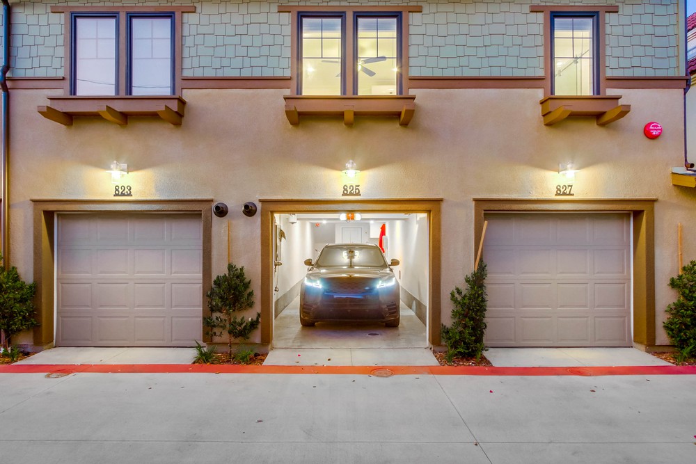 Virtual tour photo 60 of 64 for 825 Santa Barbara Pl