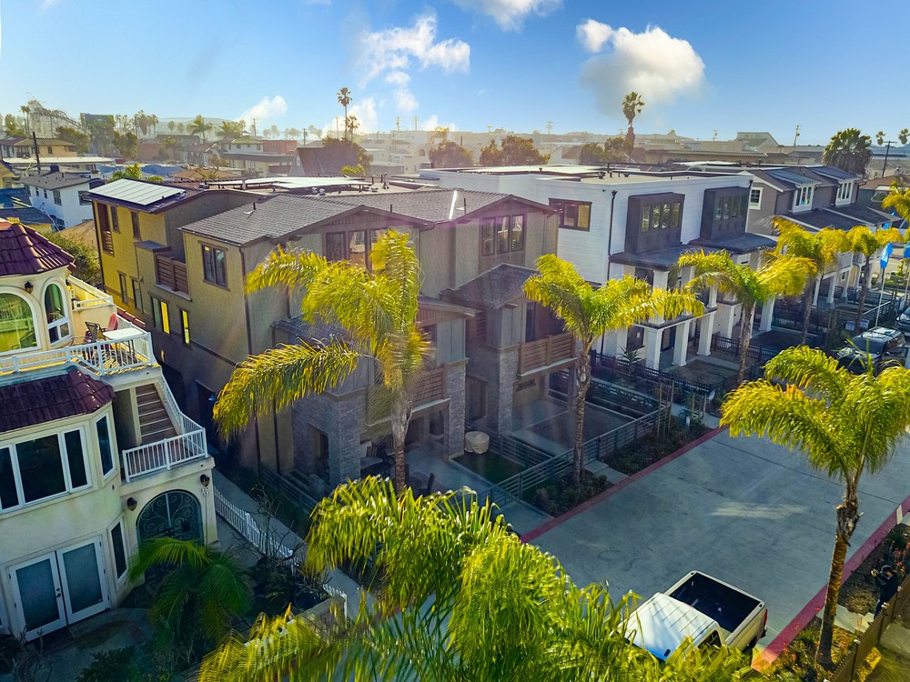 Virtual tour photo 3 of 28 for 825 Santa Barbara Pl
