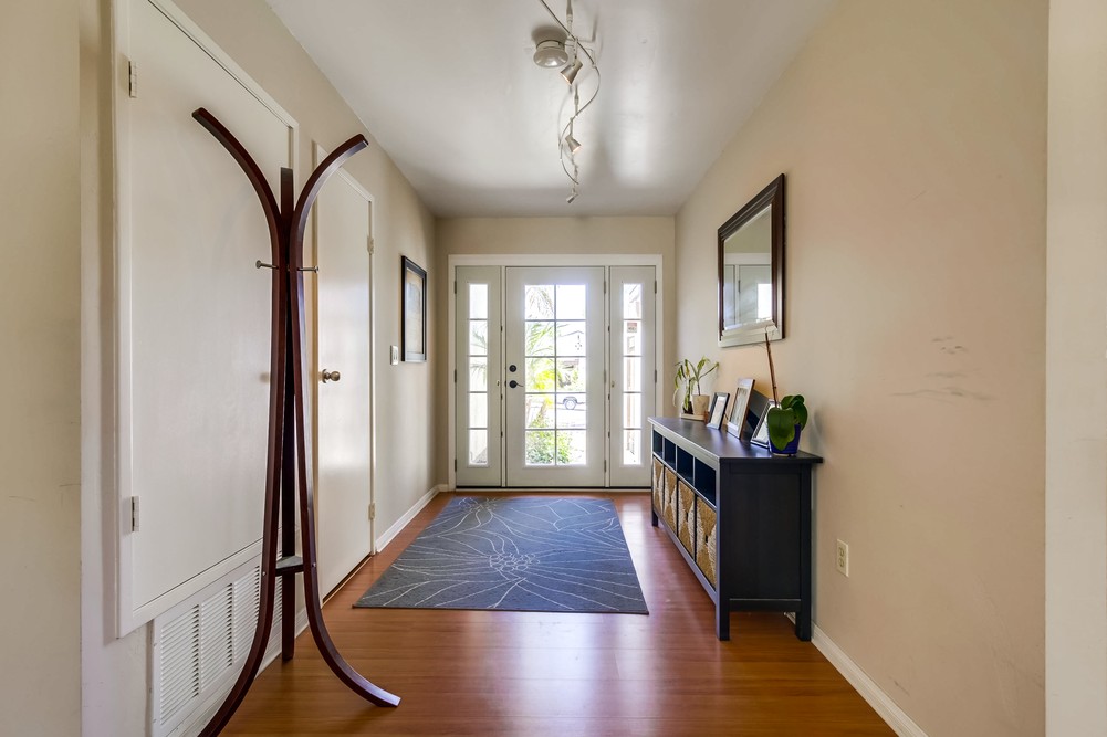 Virtual tour photo 7 of 44 for 8250 Hillandale Dr