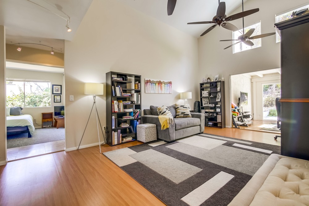 Virtual tour photo 10 of 44 for 8250 Hillandale Dr