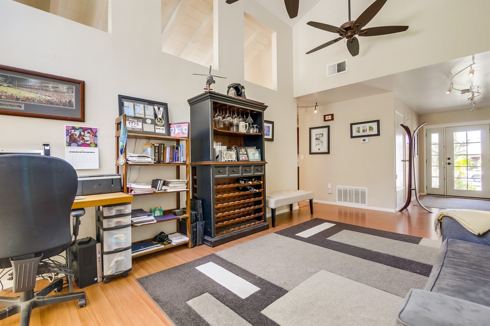 Virtual tour photo 11 of 44 for 8250 Hillandale Dr